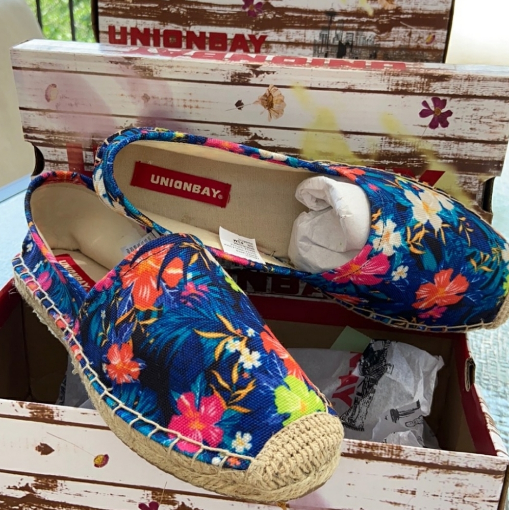 New In Box UNIONBAY Fannie-U Tropical Canvas Espadrilles Sz 8.5